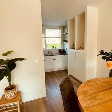 Pura Vida - Sfeervol Met 3 Slaapkamers En Zonnige Tuin بيت للعطل
